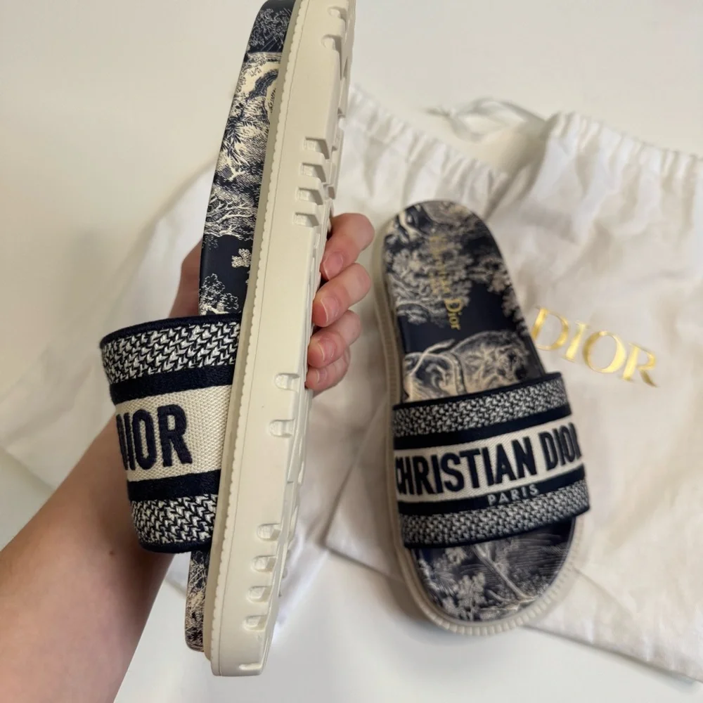 Christian Dior Dway Navy and Cream Slides Sandals - Picture 9 of 16